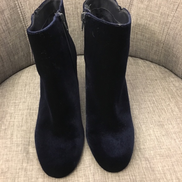 NEW Nine West Blue Velvet Heeled Booties - Picture 3 of 6